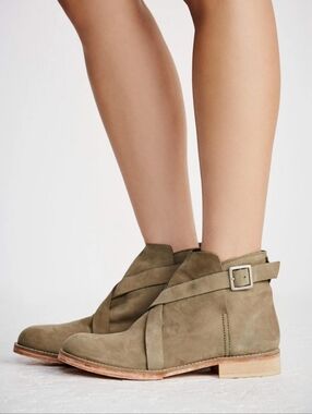 Free People Las‎ Palmas Distressed Leather Ankle Boots Size 38 US 8